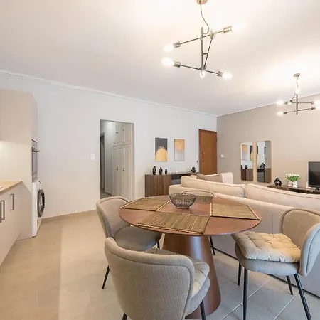 Chic 2br With Balcony