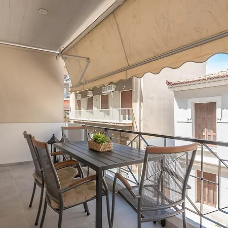 Chic 2br With Balcony *