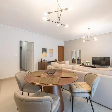 Chic 2br With Balcony Apartment Athens