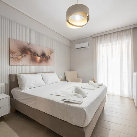 Chic 2br With Balcony Apartment
